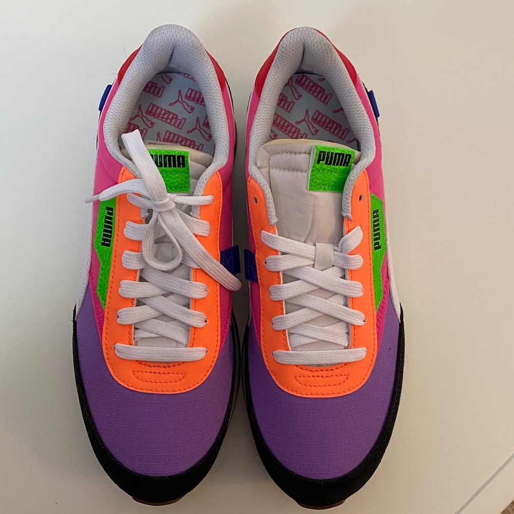 NEW UNWORN women’s Puma Future Rider Play On Sneakers Size 8.5